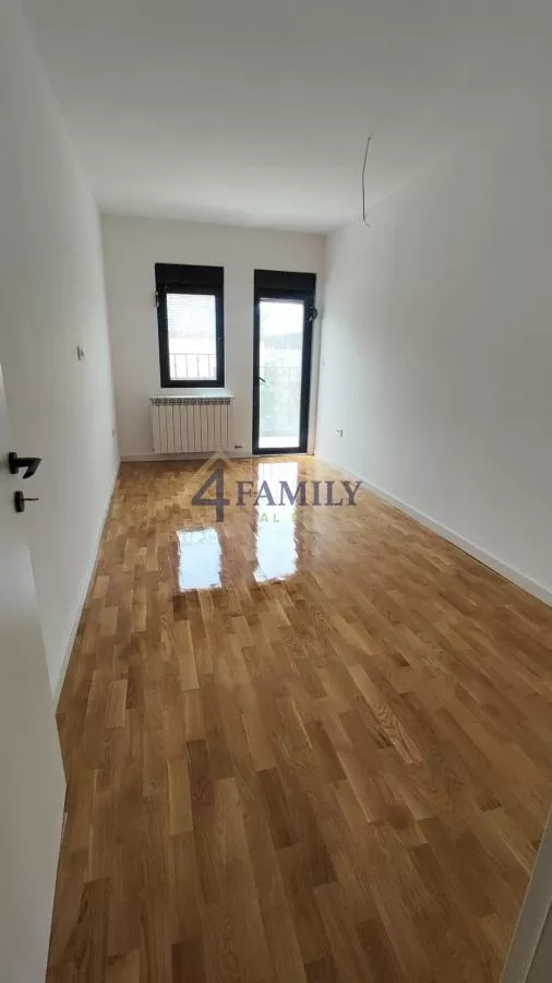 Trosoban stan na prodaju, Milice Rakić 6, 192.700€, 82m² — 5