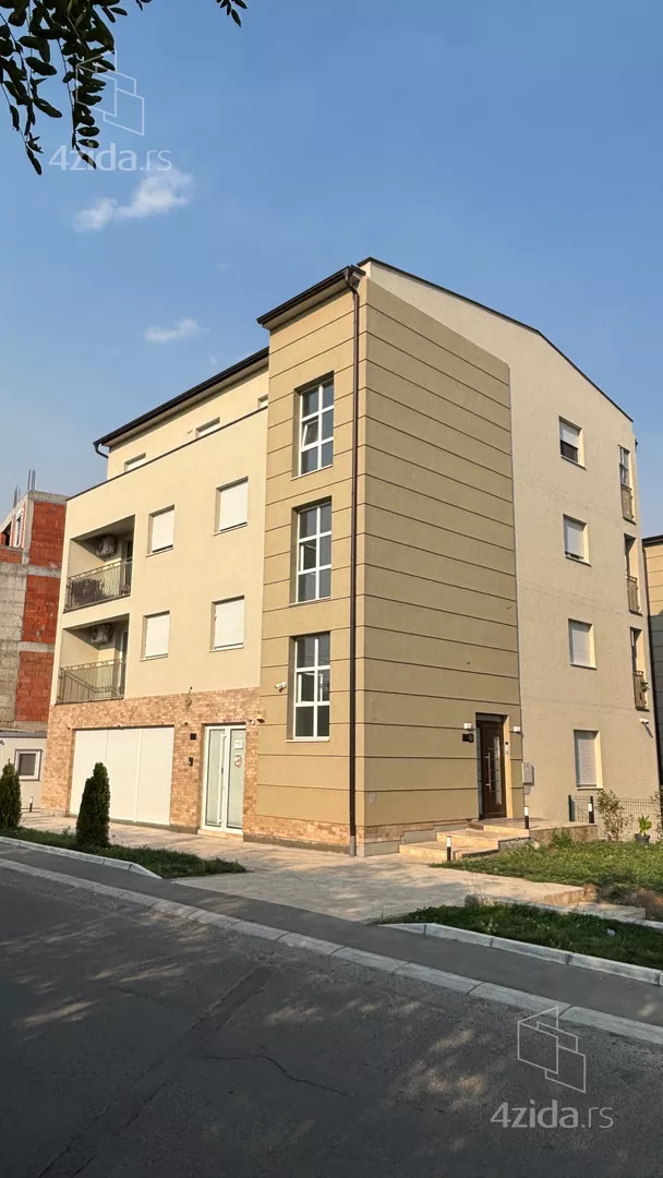 Trosoban stan na prodaju, Nine Kirsanove 80, 145.000€, 56m² — 2