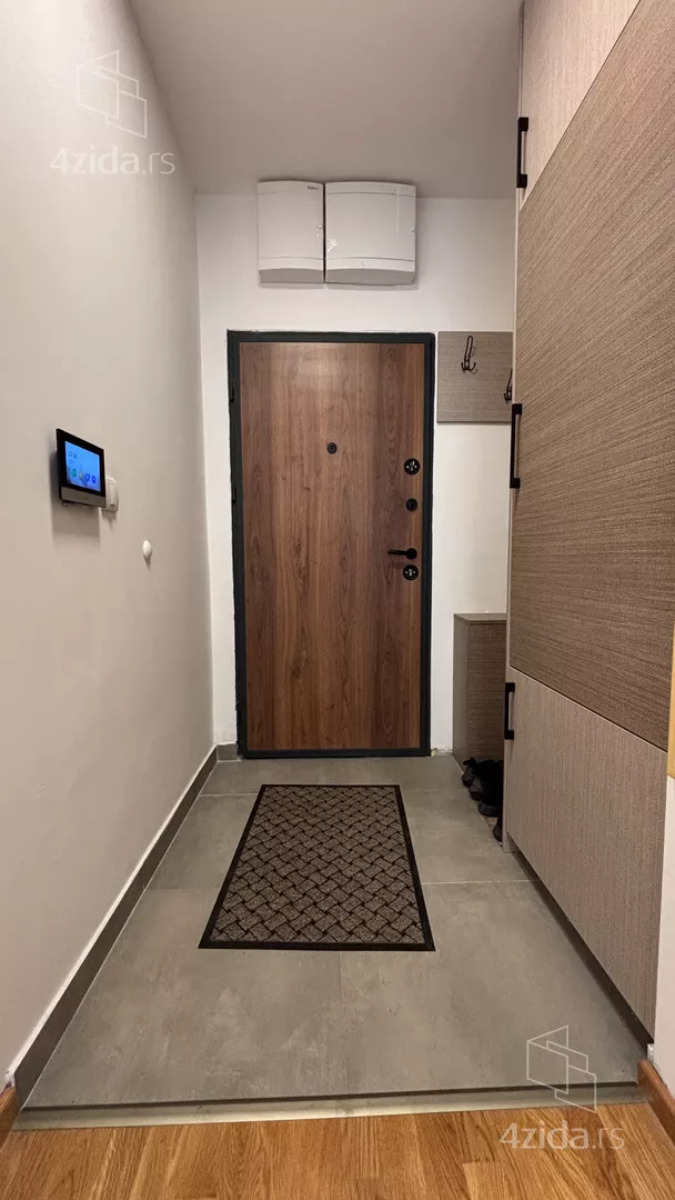 Trosoban stan na prodaju, Nine Kirsanove 80, 145.000€, 56m² — 5