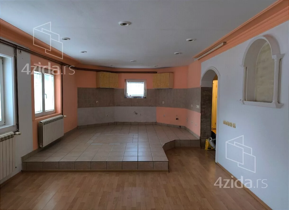 Trosoban stan na prodaju, Radeta Markovića, 190.000€, 95m² — 4