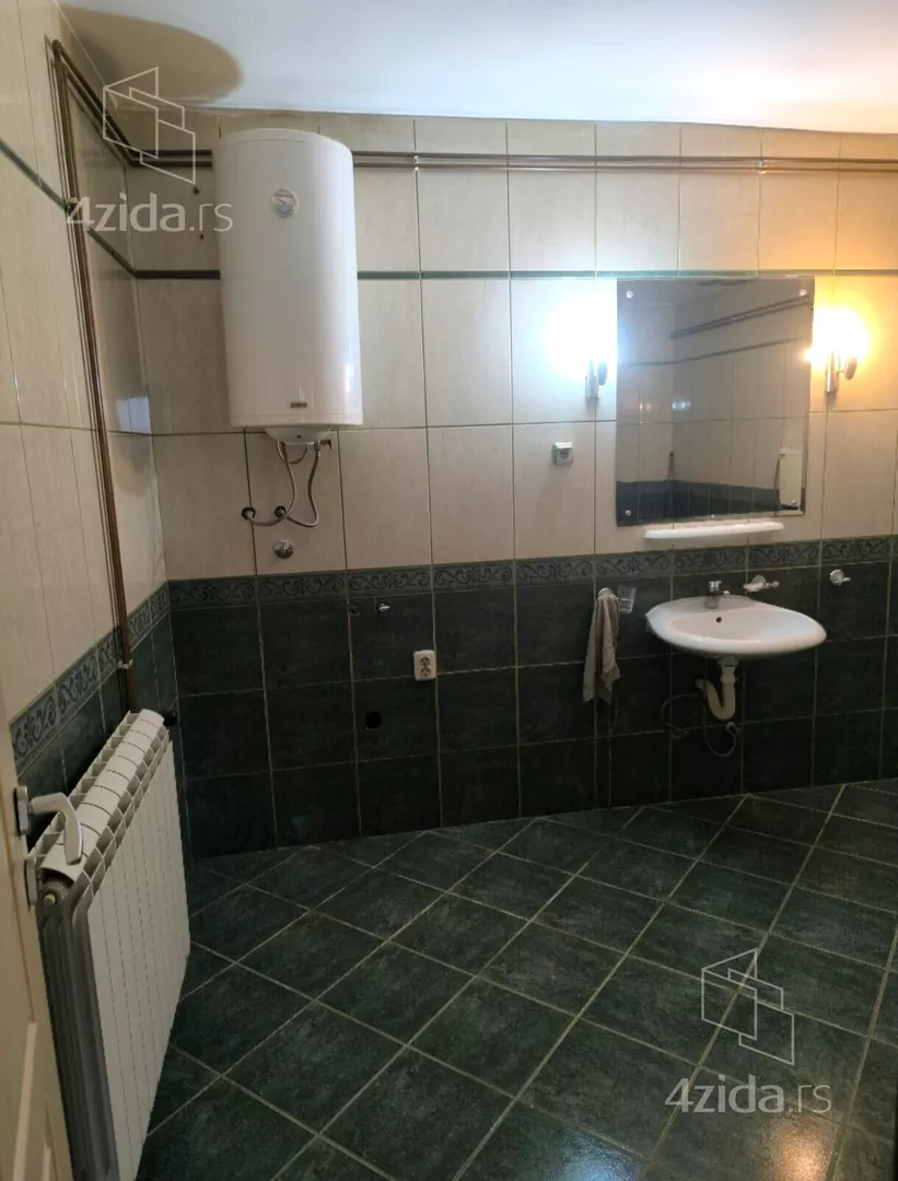 Trosoban stan na prodaju, Radeta Markovića, 190.000€, 95m² — 9
