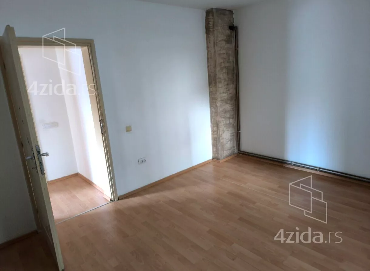 Trosoban stan na prodaju, Radeta Markovića, 190.000€, 95m² — 12