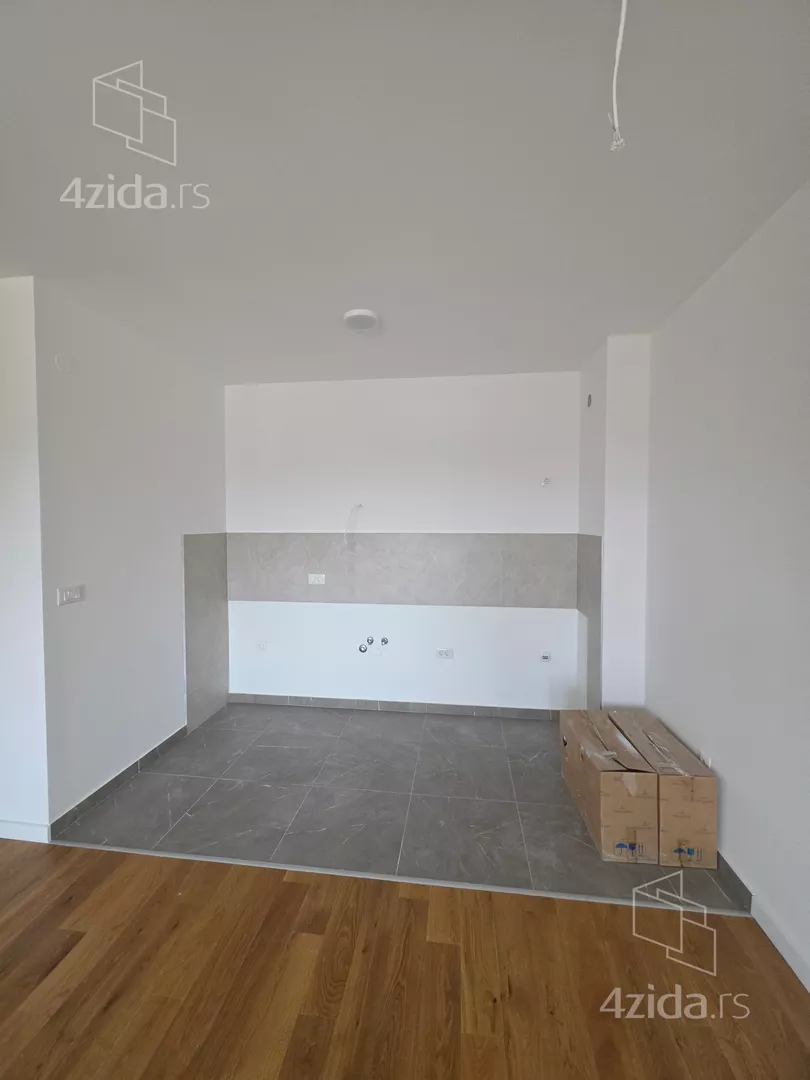 Trosoban stan na prodaju, Tošin Bunar 270, 260.000€, 65m² — 3