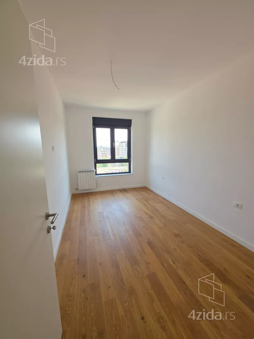 Trosoban stan na prodaju, Tošin Bunar 270, 260.000€, 65m² — 5