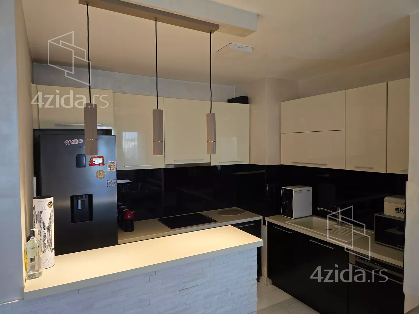 Trosoban stan na prodaju, Šumadijske Divizije, 309.000€, 84m² — 5