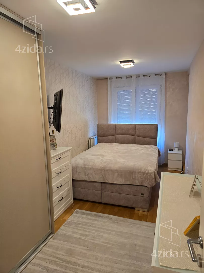 Trosoban stan na prodaju, Šumadijske Divizije, 309.000€, 84m² — 6