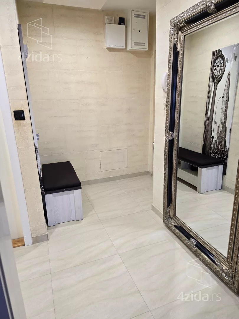 Trosoban stan na prodaju, Šumadijske Divizije, 309.000€, 84m² — 8