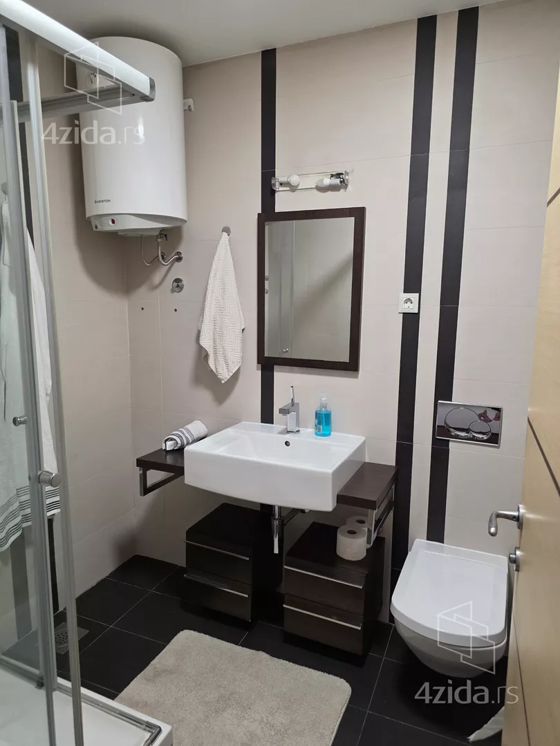 Trosoban stan na prodaju, Uzun Mirkova 3A, 588.000€, 98m² — 6