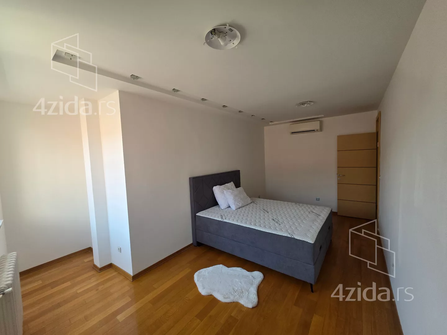 Trosoban stan na prodaju, Uzun Mirkova 3A, 588.000€, 98m² — 9