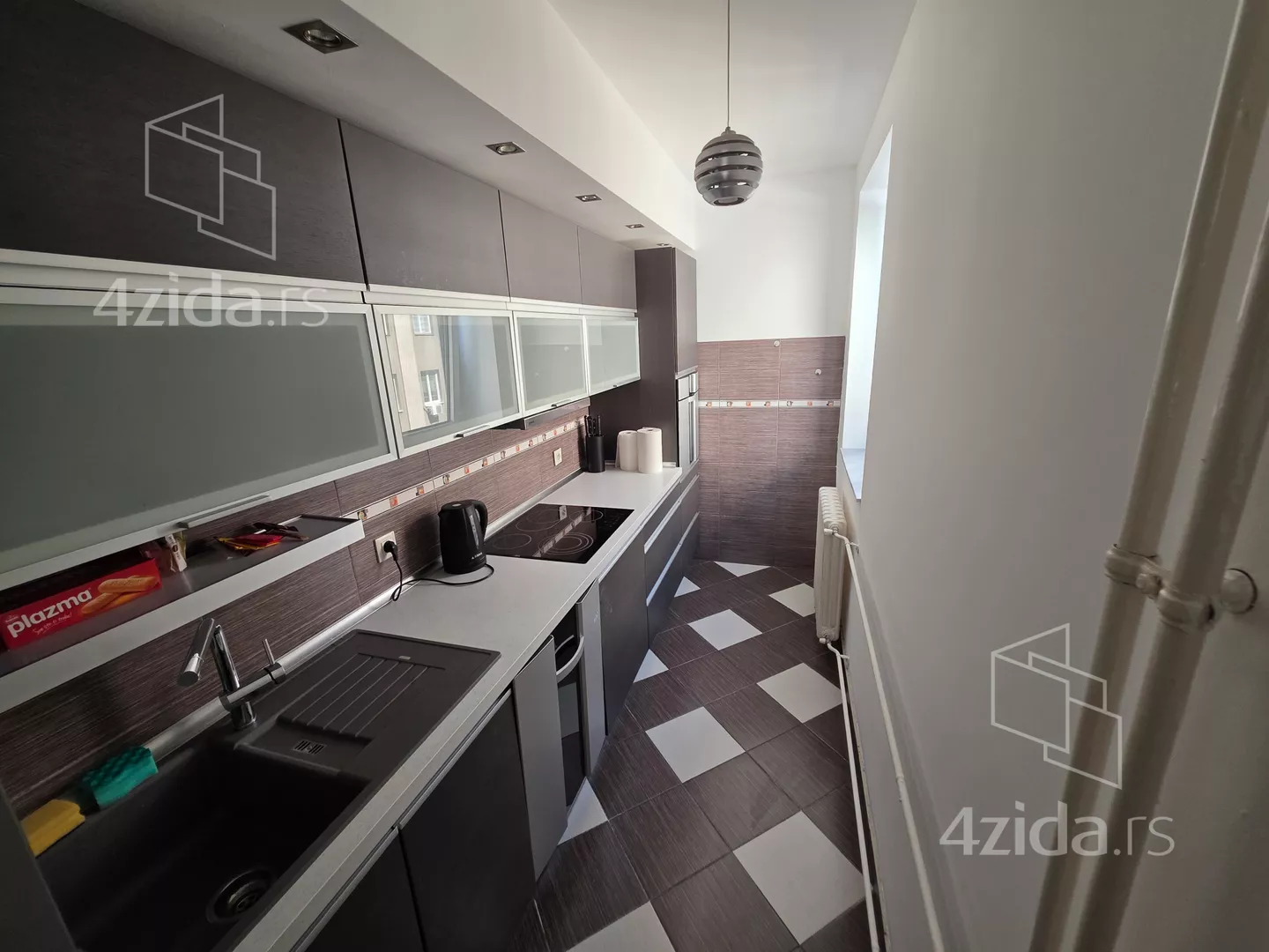 Trosoban stan na prodaju, Uzun Mirkova 3A, 588.000€, 98m² — 13