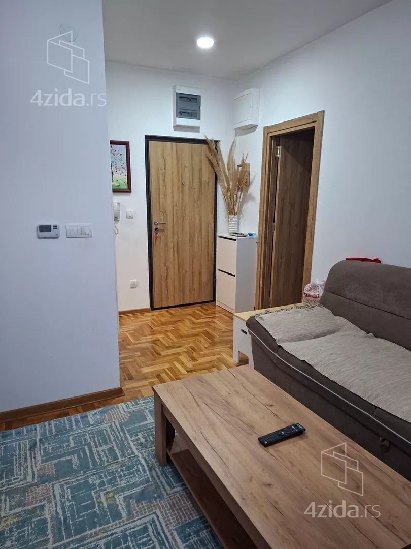 Trosoban stan na prodaju, Vojvode Vlahovića 55V, 170.000€, 76m² — 3