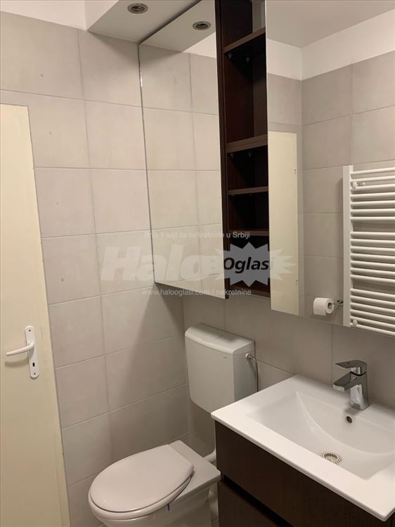 Trosoban stan pogodan za troclanu porodicu — 2