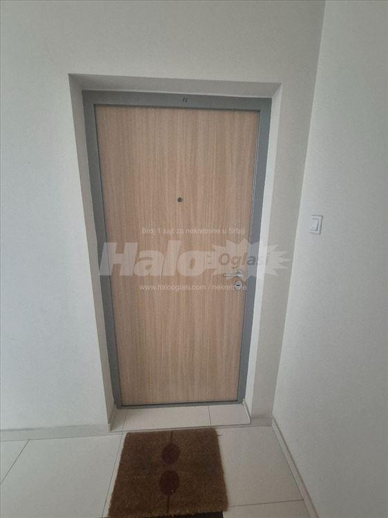 Trosoban stan sa garažnim mestom - vlasnik — 3