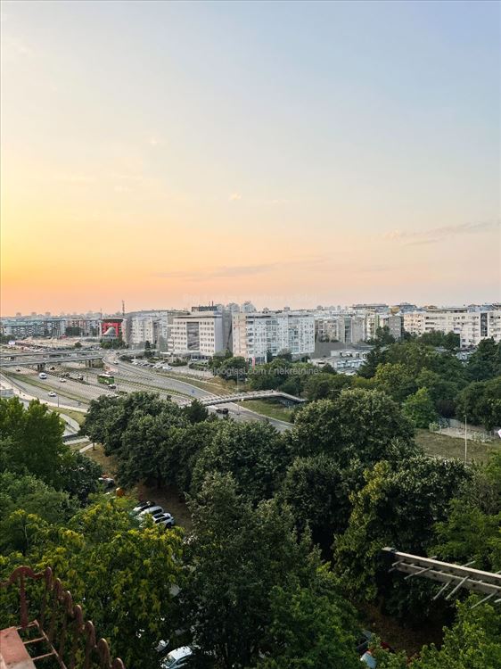 Trosoban stan u Bloku 23. – Odmah useljiv — 14