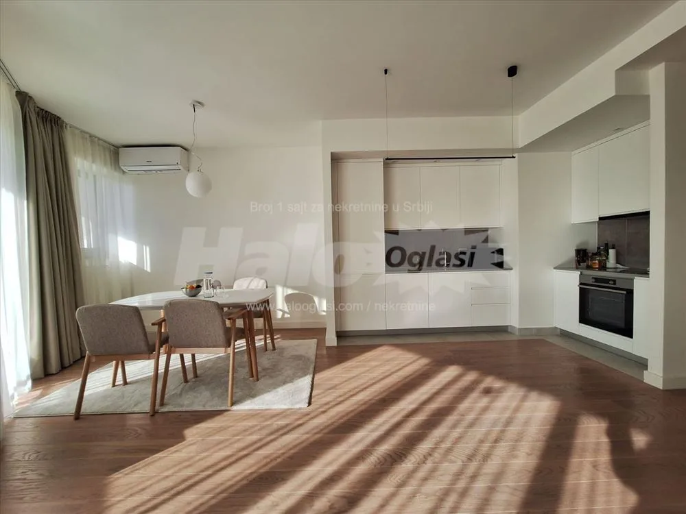 Trosoban stan u BW (Aqua), pogled na reku, 82m2 — 2