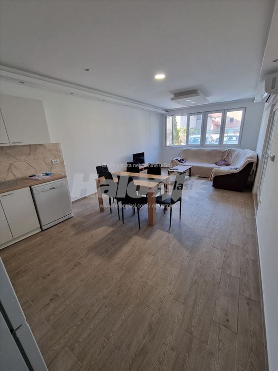 Trosoban stan u kući 75 m² – NOV 2024 – — 2