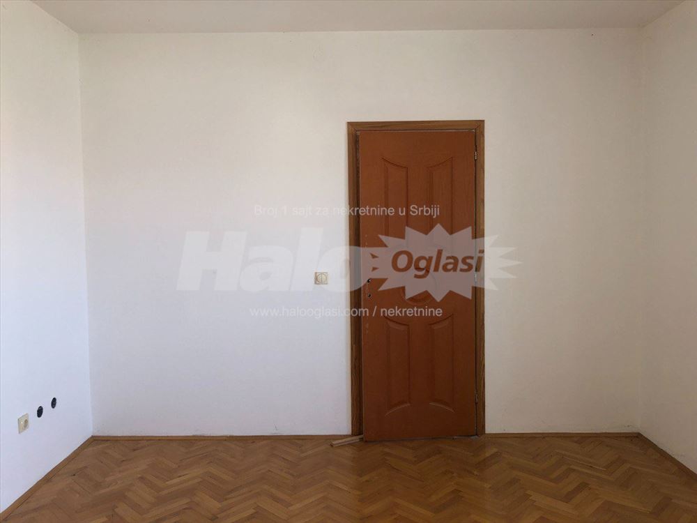 Trosoban stan u privatnoj kući -Batajnica (Zemun) — 4
