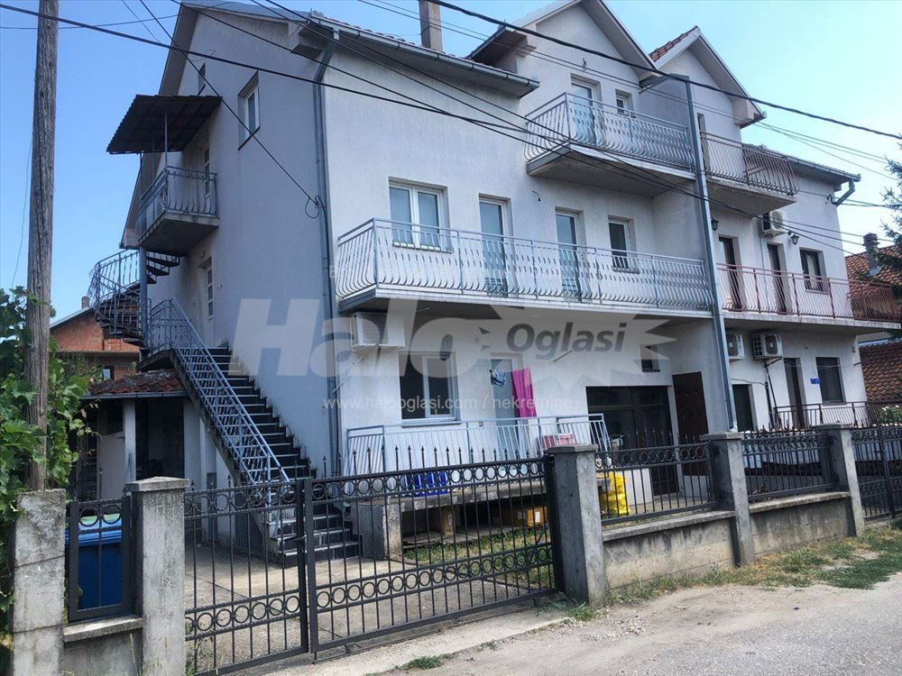 Trosoban stan u privatnoj kući -Batajnica (Zemun) — 13