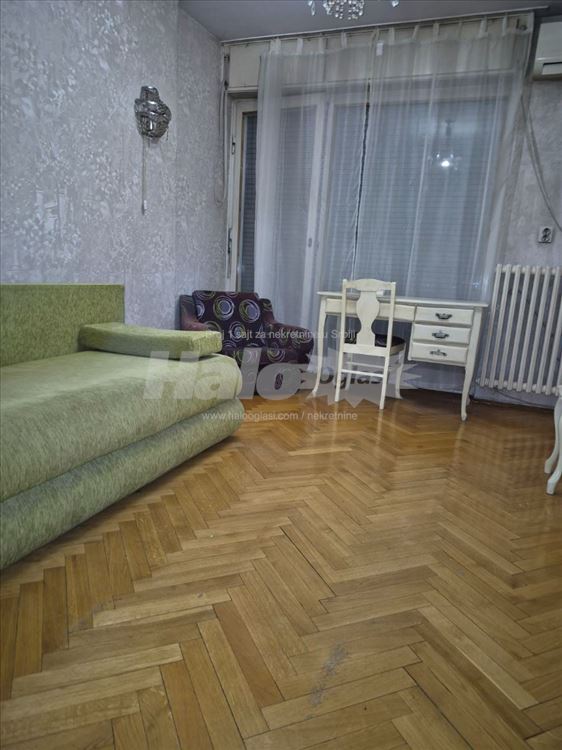 Trosoban stan u ulici Bulevar Despota Stefana — 3