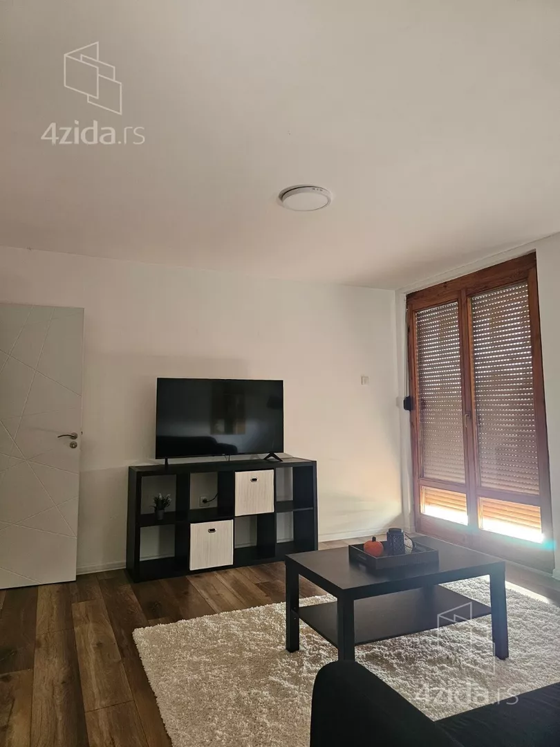 Trosoban stan za izdavanje, Albera Kamija 23, 400€, 70m² — 2