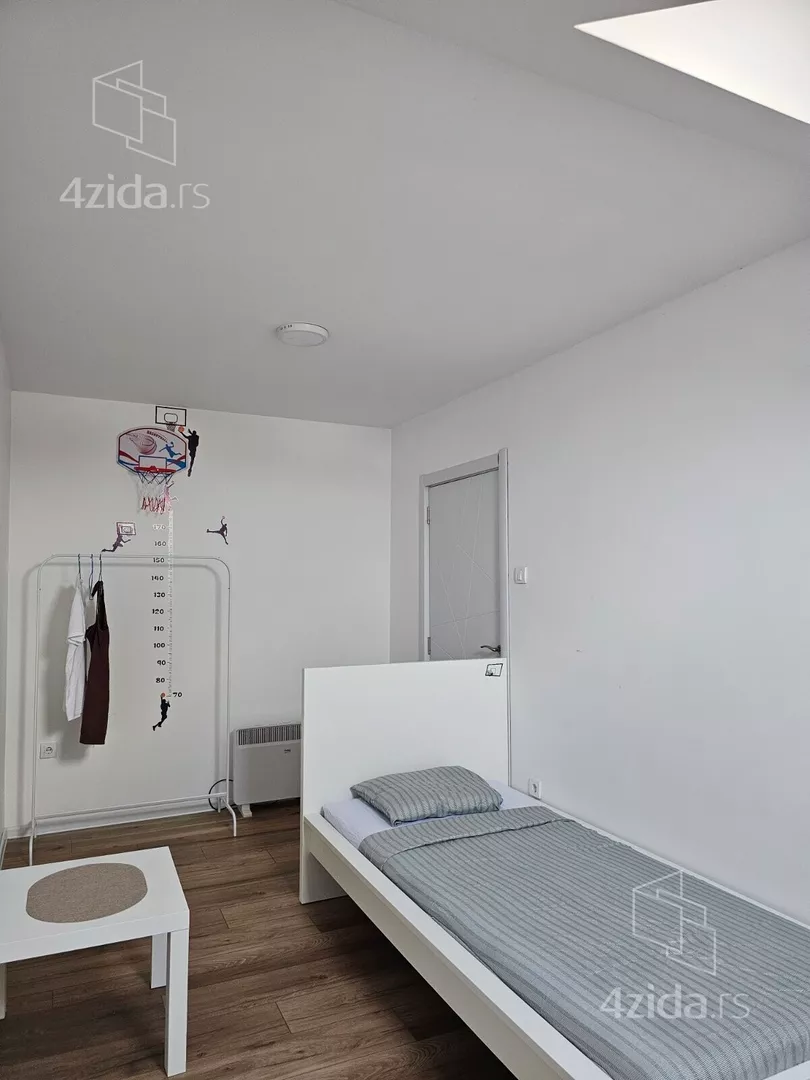 Trosoban stan za izdavanje, Albera Kamija 23, 400€, 70m² — 7