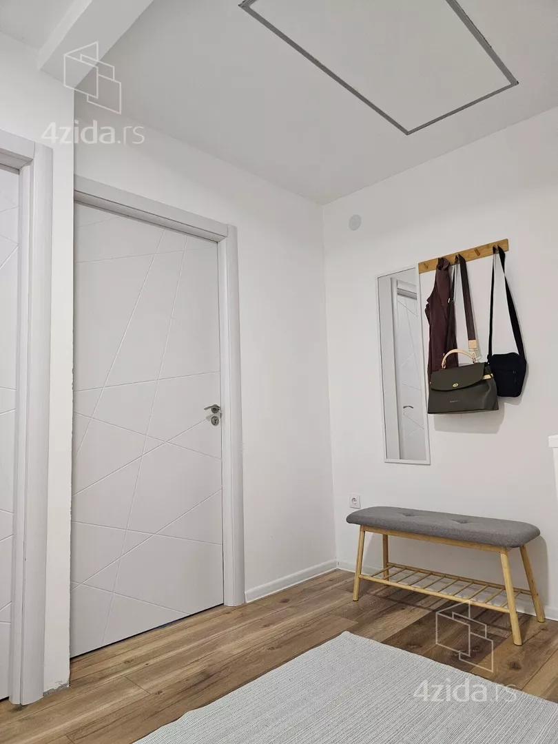 Trosoban stan za izdavanje, Albera Kamija 23, 400€, 70m² — 10