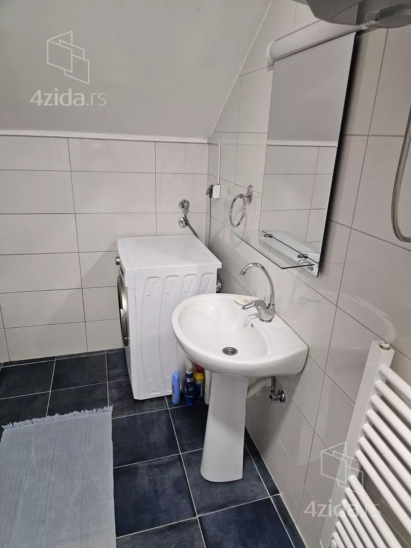 Trosoban stan za izdavanje, Albera Kamija 23, 400€, 70m² — 11