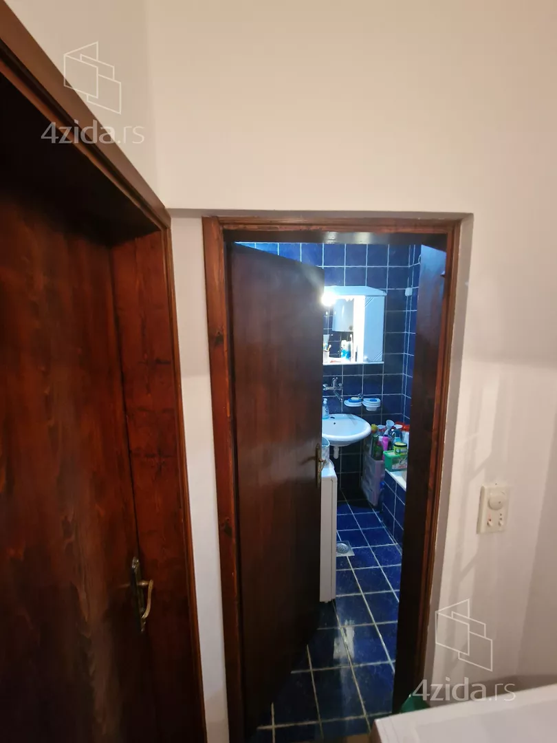 Trosoban stan za izdavanje, Žarkovo, 450€, 84m² — 2