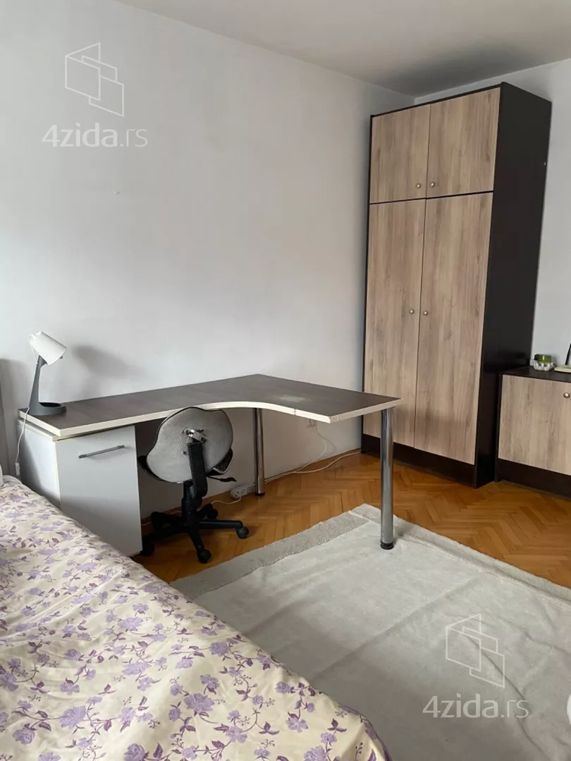 Trosoban stan za izdavanje, Blok 11c - Stari Merkator, 700€, 70m² — 11