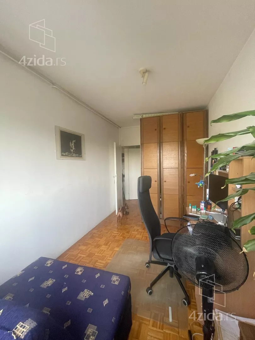 Trosoban stan za izdavanje, Bulevar Oslobođenja 118, 650€, 77m² — 9