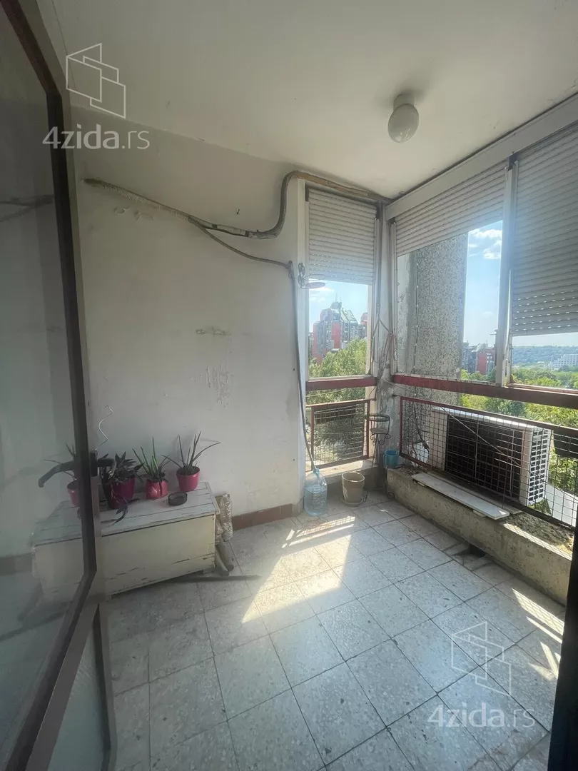 Trosoban stan za izdavanje, Bulevar Oslobođenja 118, 650€, 77m² — 10