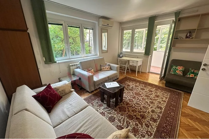 Trosoban stan za izdavanje, Cara Justinijana Prvog 3, 550€, 60m² — 3