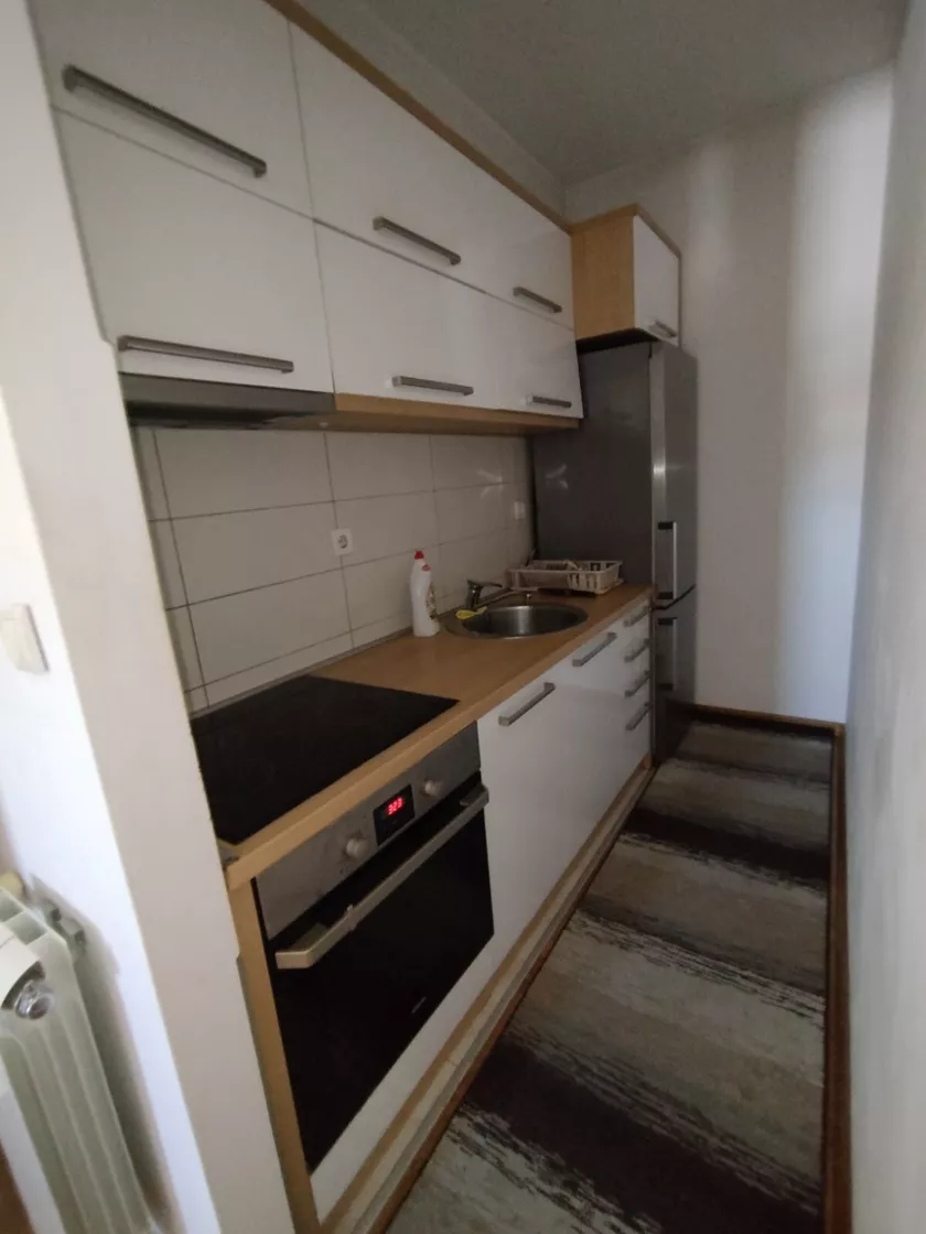 Trosoban stan za izdavanje, Dimitrija Tucovića 119, 700€, 58m² — 5