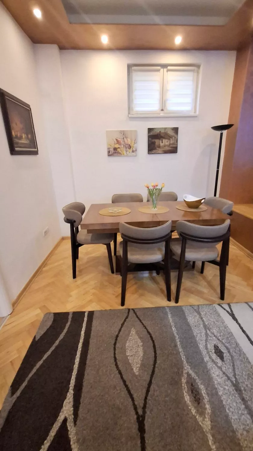 Trosoban stan za izdavanje, Dvadesetprve Divizije, 700€, 49m² — 5