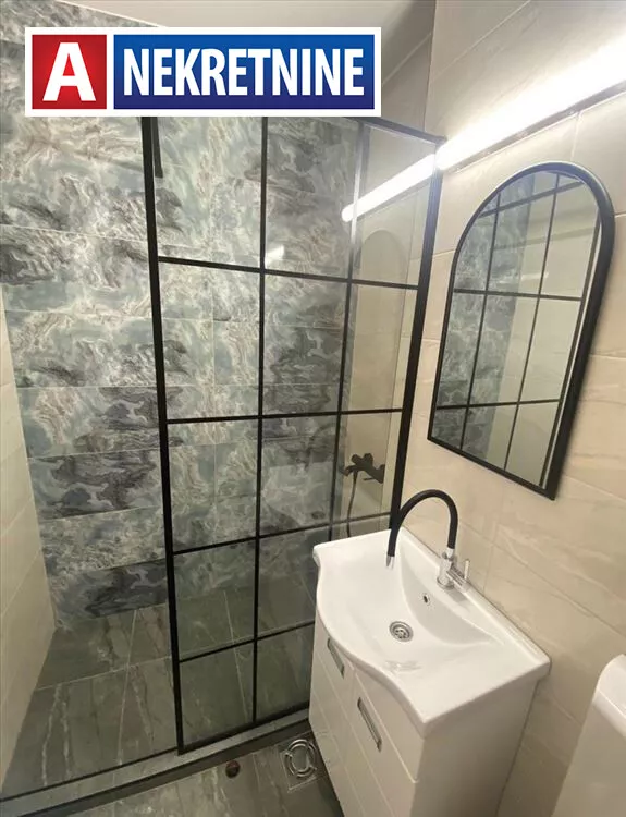 Trosoban stan za izdavanje, Gandijeva 192, 750€, 79m² — 5