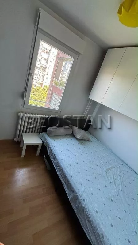 Trosoban stan za izdavanje, Gandijeva 62, 700€, 80m² — 5