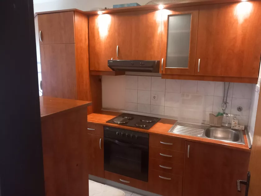 Trosoban stan za izdavanje, Gundulićev Venac 27, 900€, 70m² — 2
