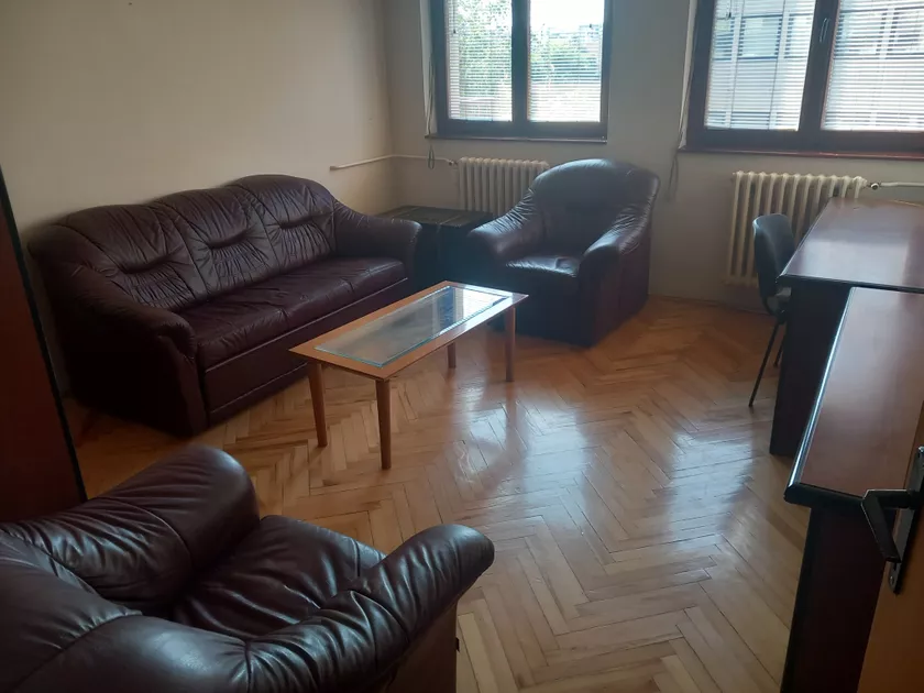Trosoban stan za izdavanje, Gundulićev Venac 27, 900€, 70m² — 3