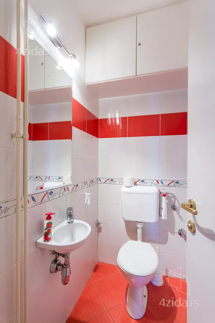 Trosoban stan za izdavanje, Hajduk-Veljkov Venac, 900€, 69m² — 8