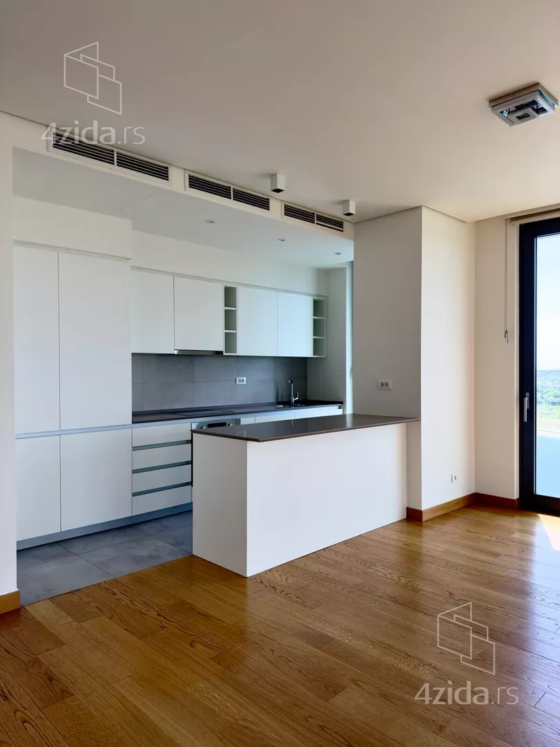 Trosoban stan za izdavanje, Hercegovačka 14B, 3.700€, 142m² — 9