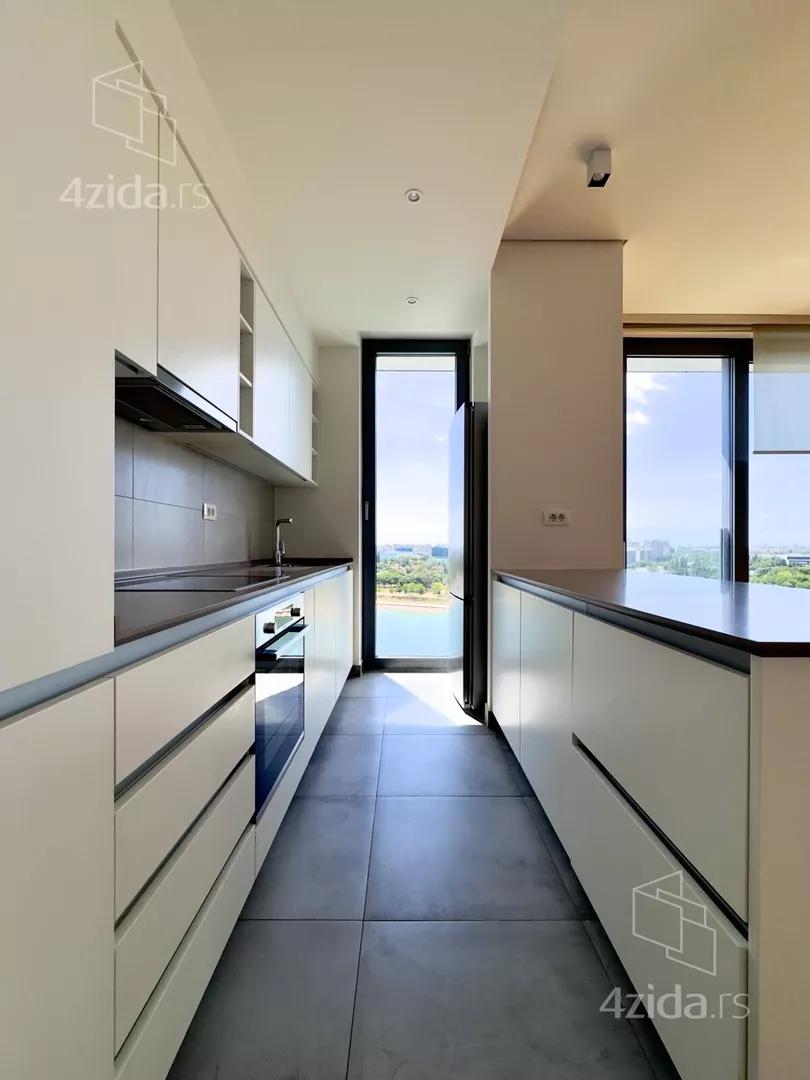 Trosoban stan za izdavanje, Hercegovačka 14B, 3.700€, 142m² — 11
