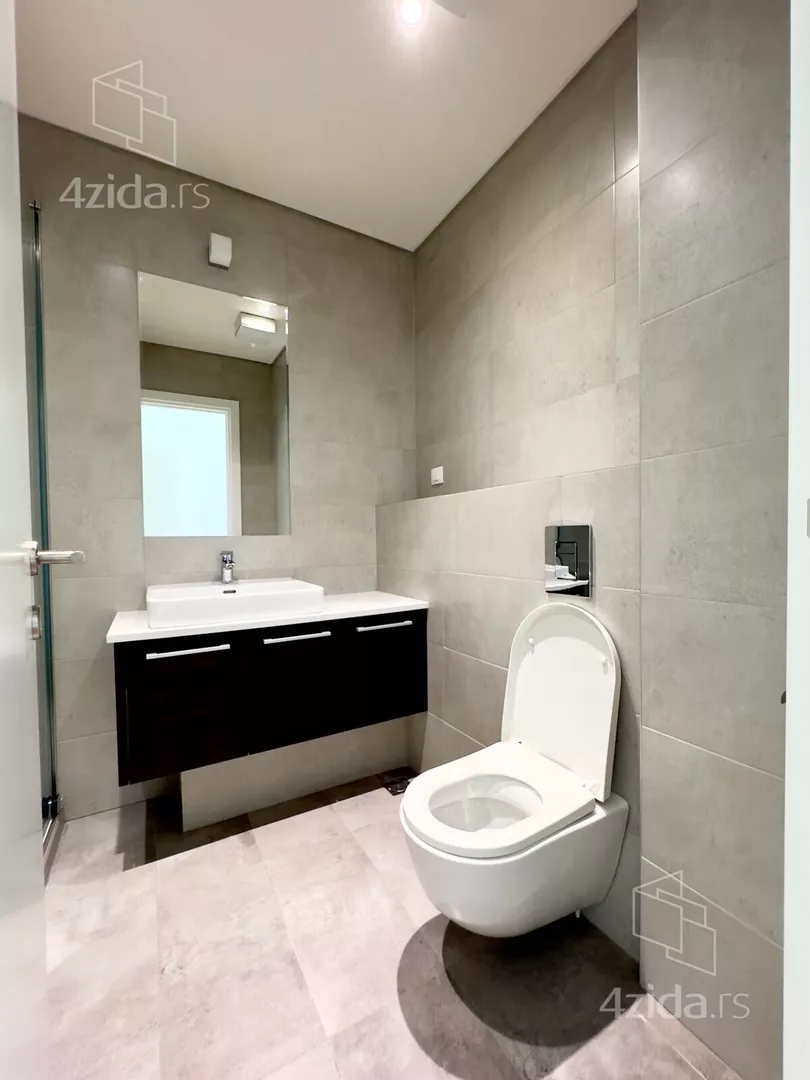 Trosoban stan za izdavanje, Hercegovačka 14B, 3.700€, 142m² — 12