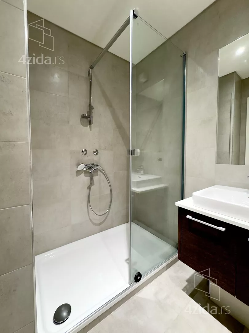 Trosoban stan za izdavanje, Hercegovačka 14B, 3.700€, 142m² — 14