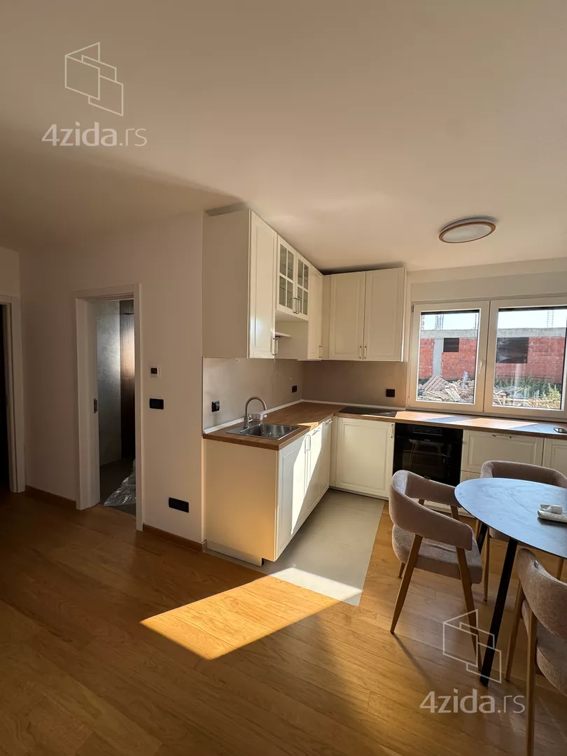 Trosoban stan za izdavanje, Marka Raba, 550€, 67m² — 2