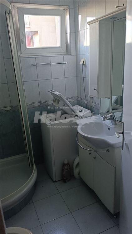 Trosoban Stan za Izdavanje — 3