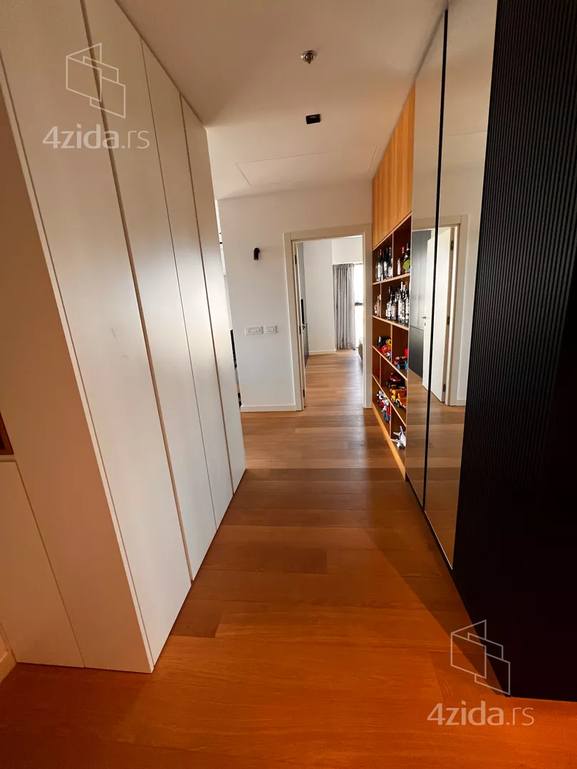 Trosoban stan za izdavanje, Omladinskih Brigada, 2.500€, 96m² — 9