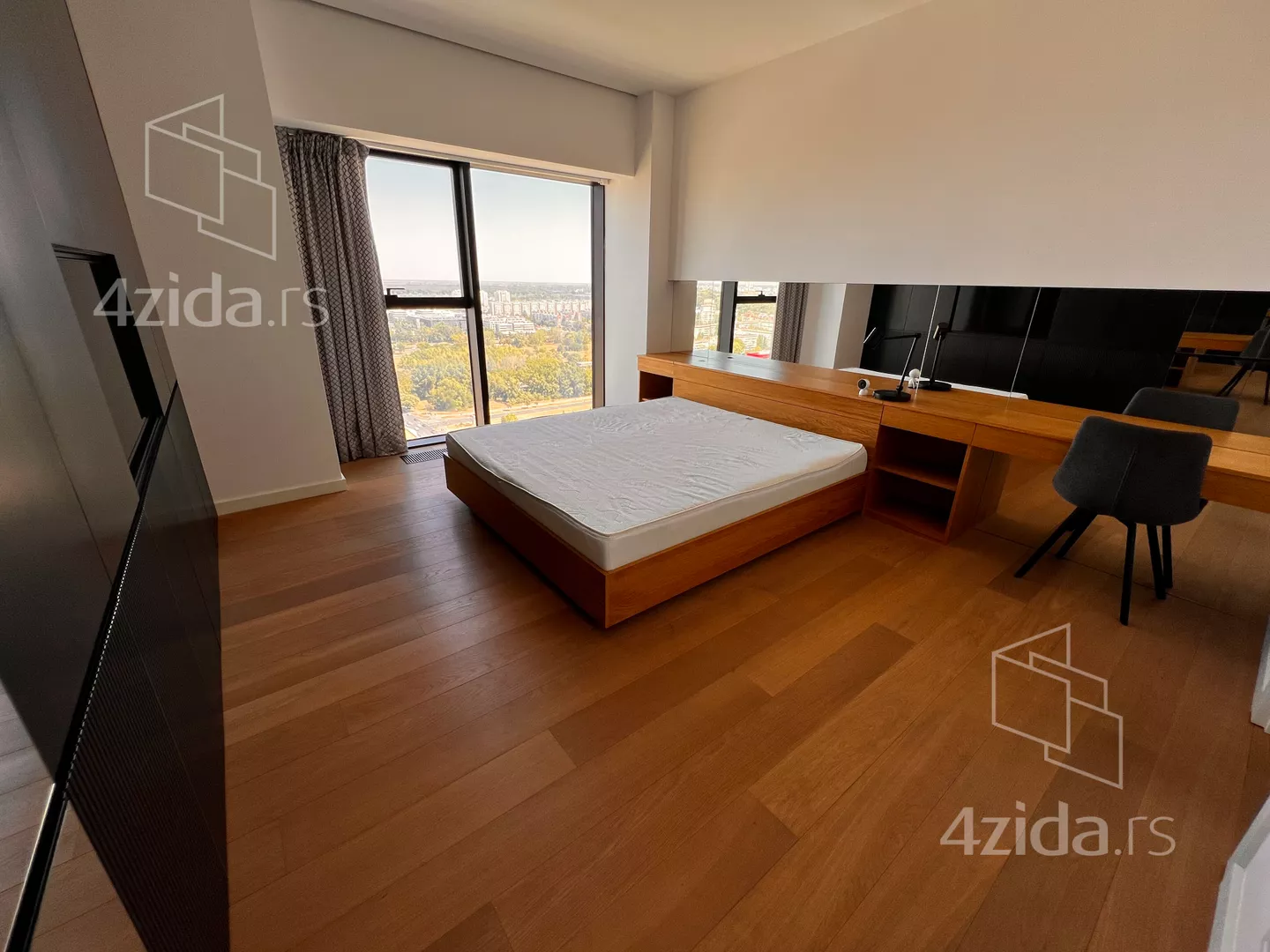 Trosoban stan za izdavanje, Omladinskih Brigada, 2.500€, 96m² — 11