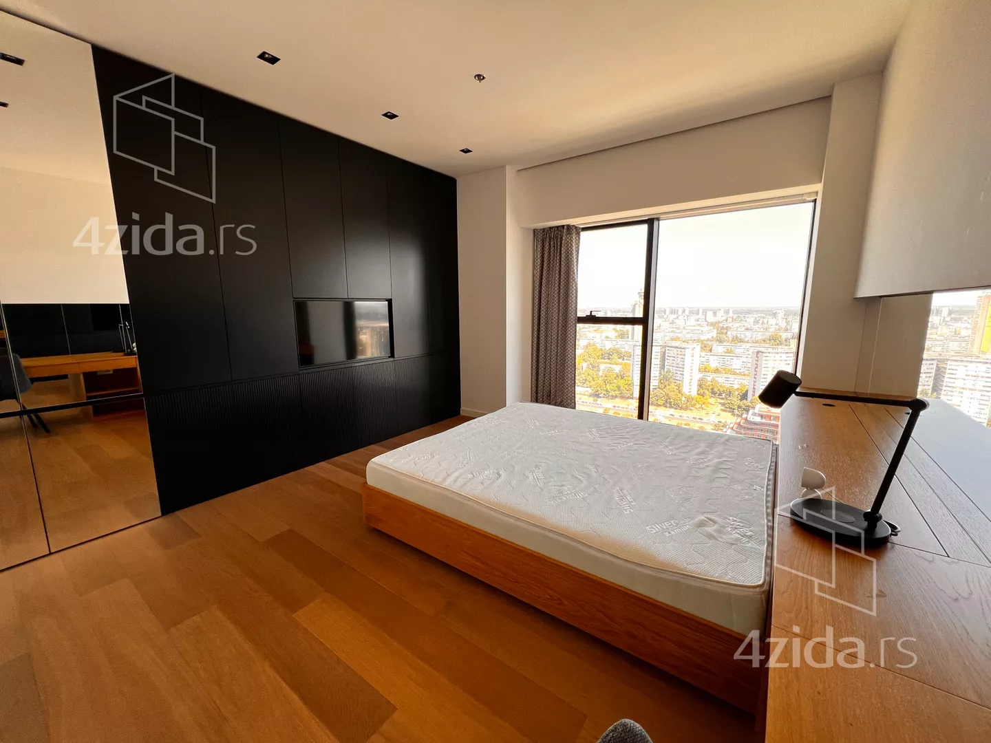 Trosoban stan za izdavanje, Omladinskih Brigada, 2.500€, 96m² — 12