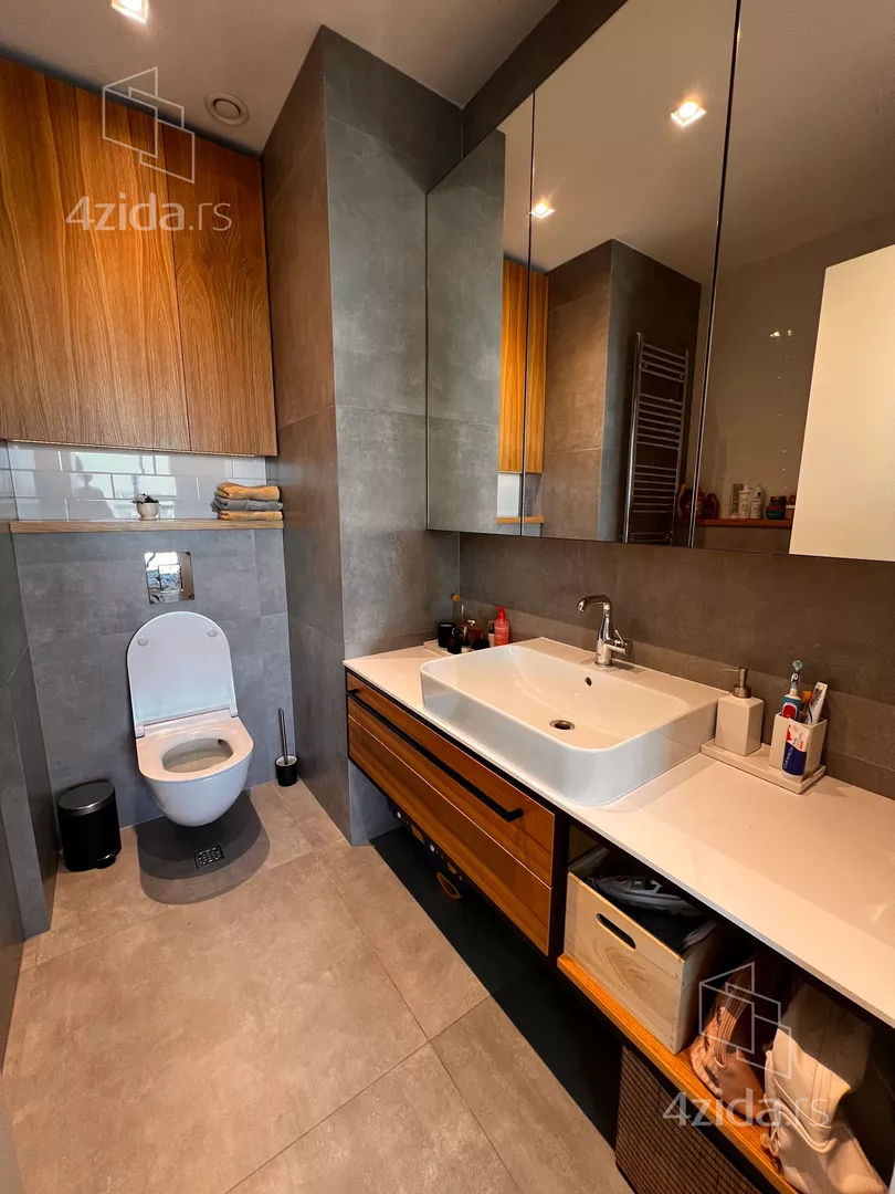 Trosoban stan za izdavanje, Omladinskih Brigada, 2.500€, 96m² — 14