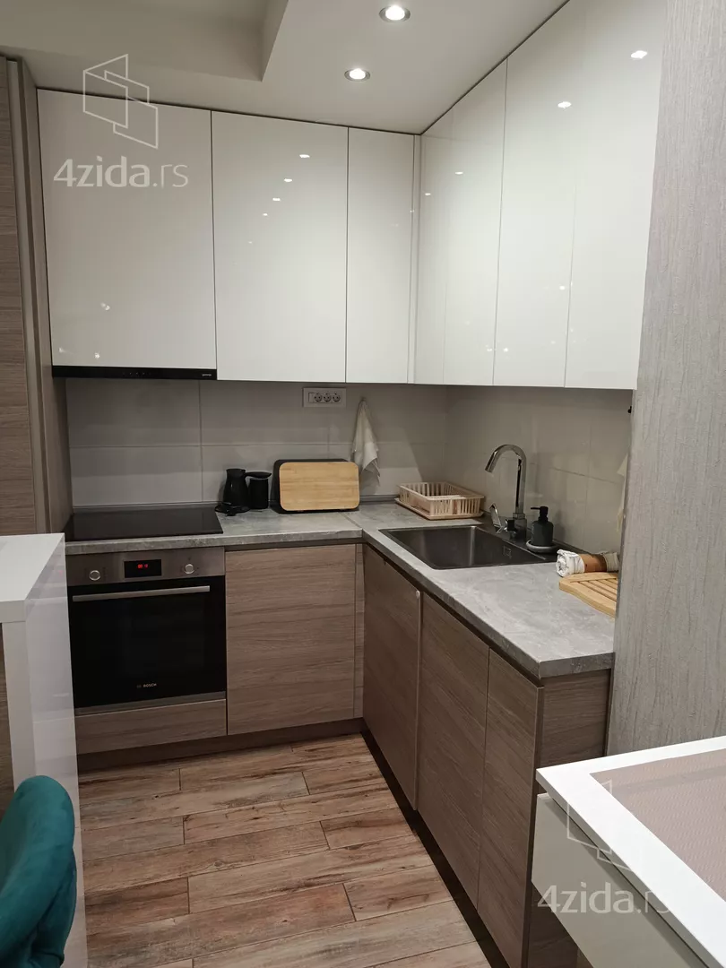 Trosoban stan za izdavanje, Paviljoni, 1.000€, 80m² — 10
